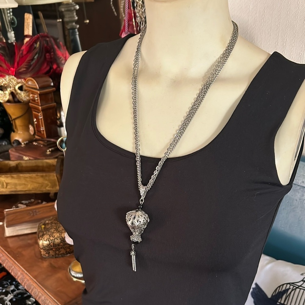 Vintage Black & Silver Pendant Necklace